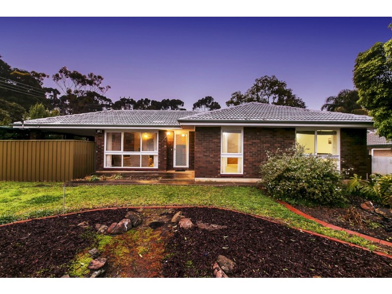 32 Roundaway Crescent, O’halloran Hill SA 5158
