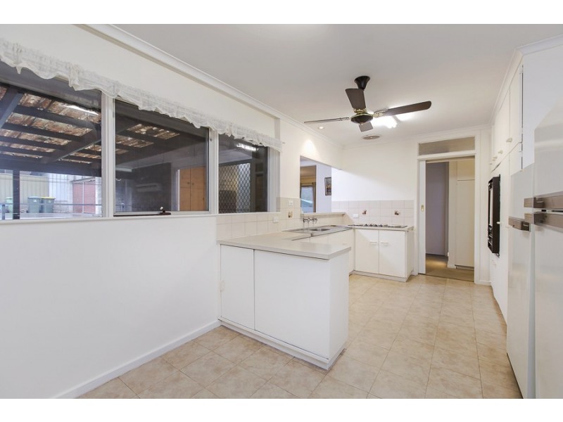 32 Roundaway Crescent, O’halloran Hill SA 5158