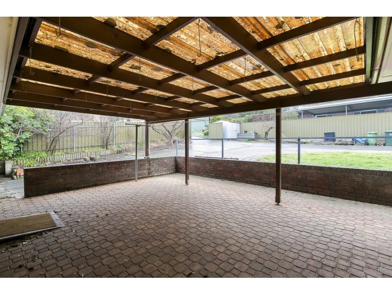 32 Roundaway Crescent, O’halloran Hill SA 5158