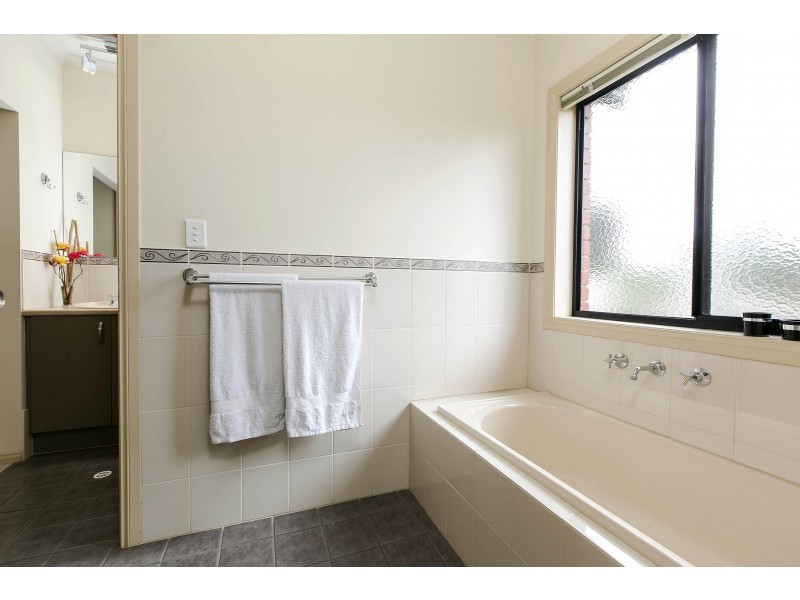 10b Renfrey Street, Oaklands Park SA 5046