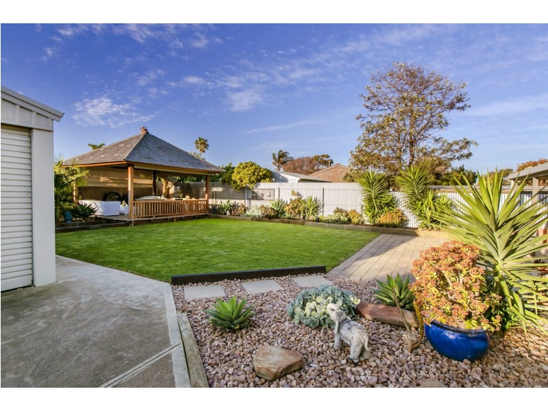 11 Helmsman Terrace, Seaford SA 5169