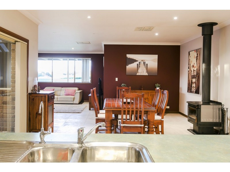 7 Dom Street, Mclaren Flat SA 5171