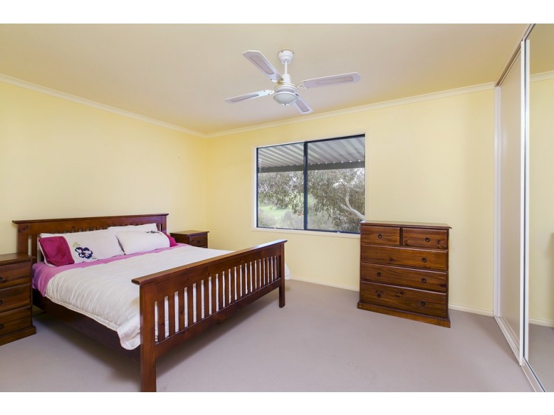 18 Owen Court, Christie Downs SA 5164