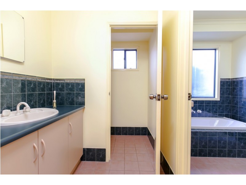 18 Owen Court, Christie Downs SA 5164