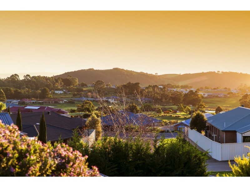 8 Light Place, Mount Compass SA 5210