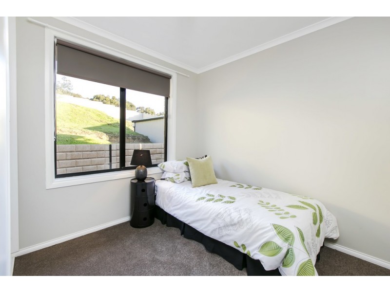 8 Light Place, Mount Compass SA 5210