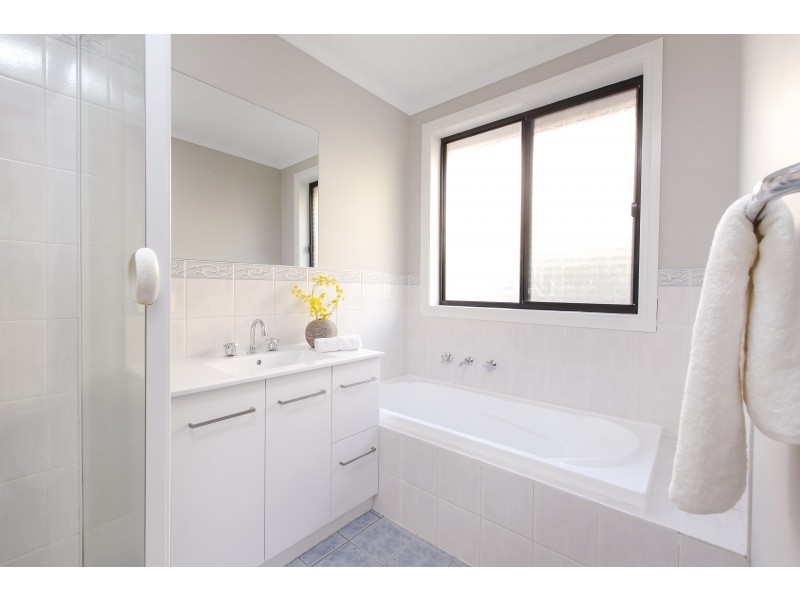 8 Light Place, Mount Compass SA 5210