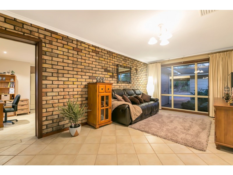 70 Skyline Drive, Flagstaff Hill SA 5159