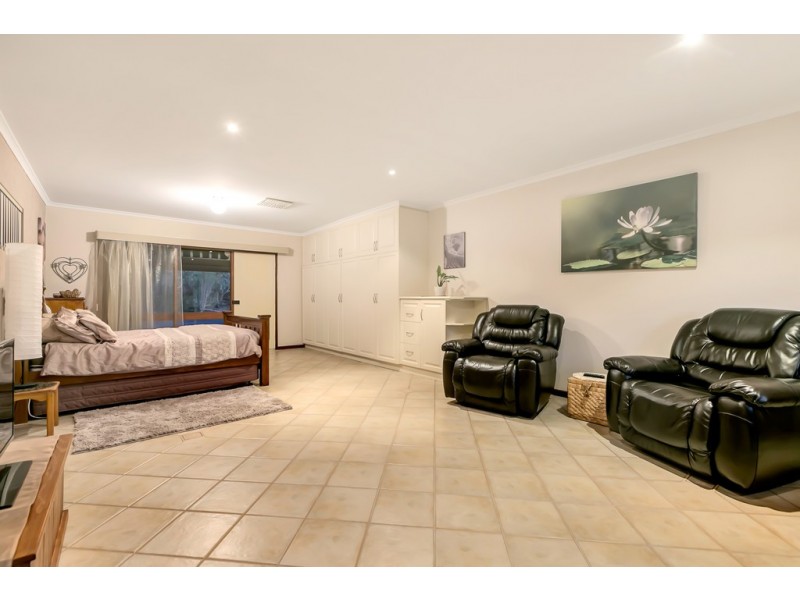 70 Skyline Drive, Flagstaff Hill SA 5159