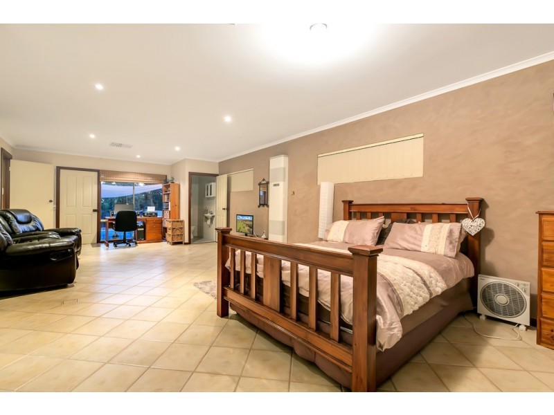 70 Skyline Drive, Flagstaff Hill SA 5159