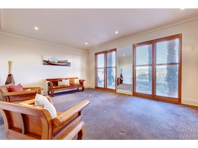 4 Waterhouse Court, Craigburn Farm SA 5051