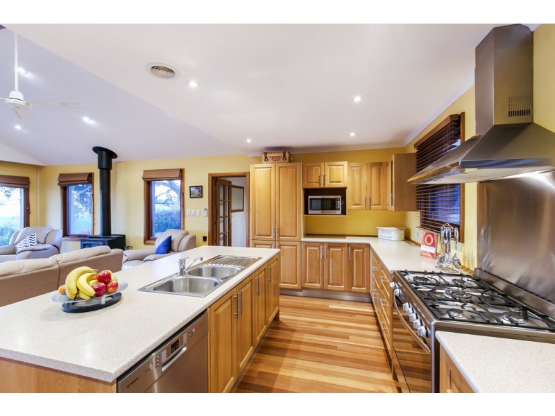 17 Cut Hill Road, Kangarilla SA 5157