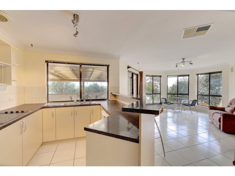 1 Columbia Court, Hallett Cove SA 5158