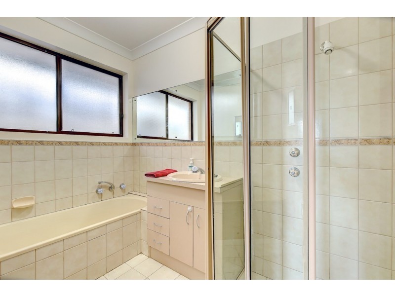 1 Columbia Court, Hallett Cove SA 5158