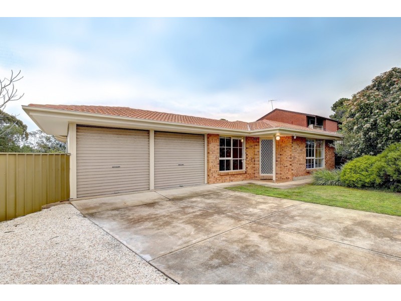 1 Columbia Court, Hallett Cove SA 5158