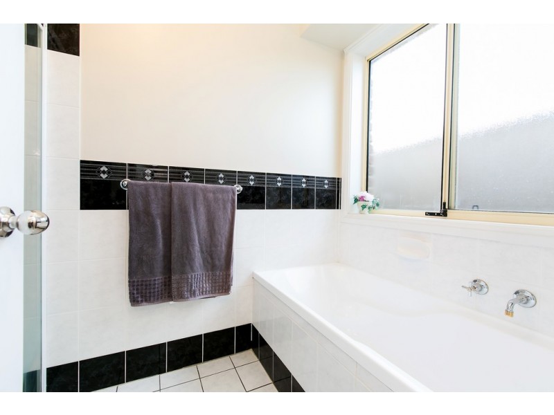 28 Worthing Drive, Sheidow Park SA 5158