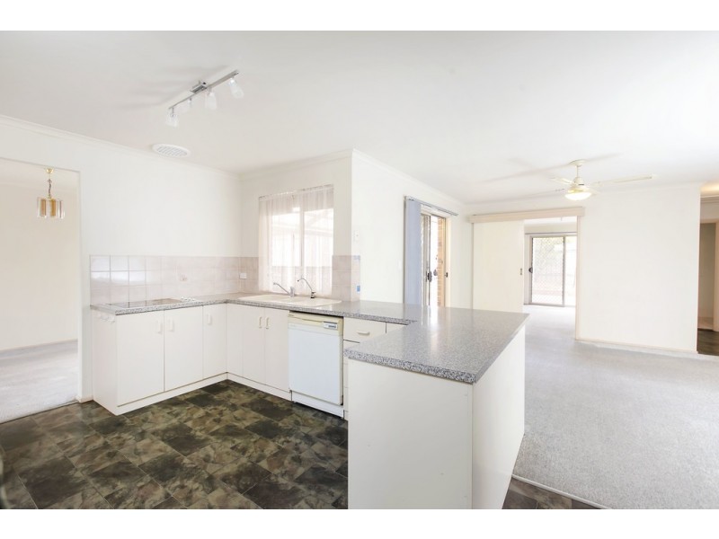 39 Farnsworth Drive, Morphett Vale SA 5162