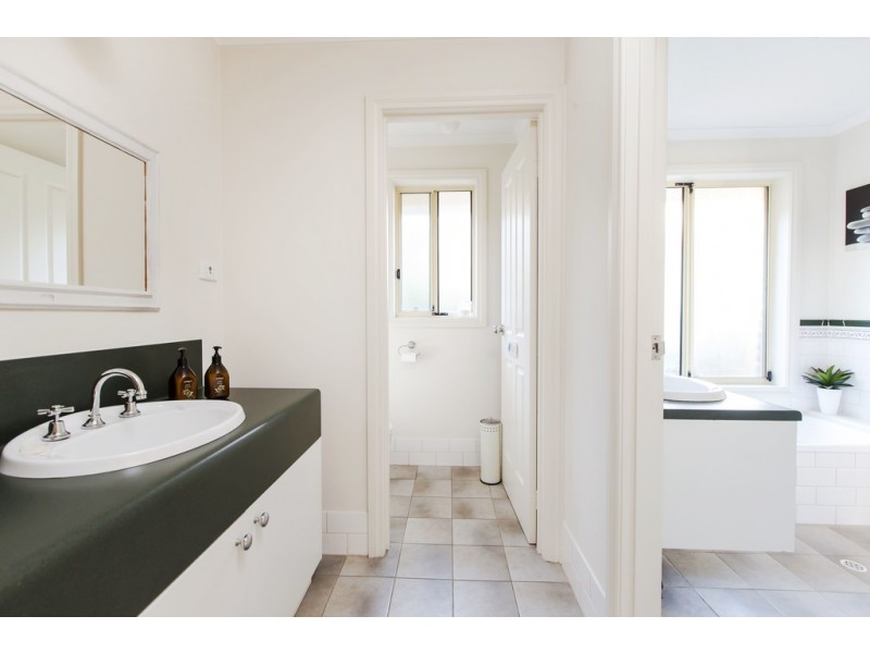 22 Gleneagles Road, Aberfoyle Park SA 5159