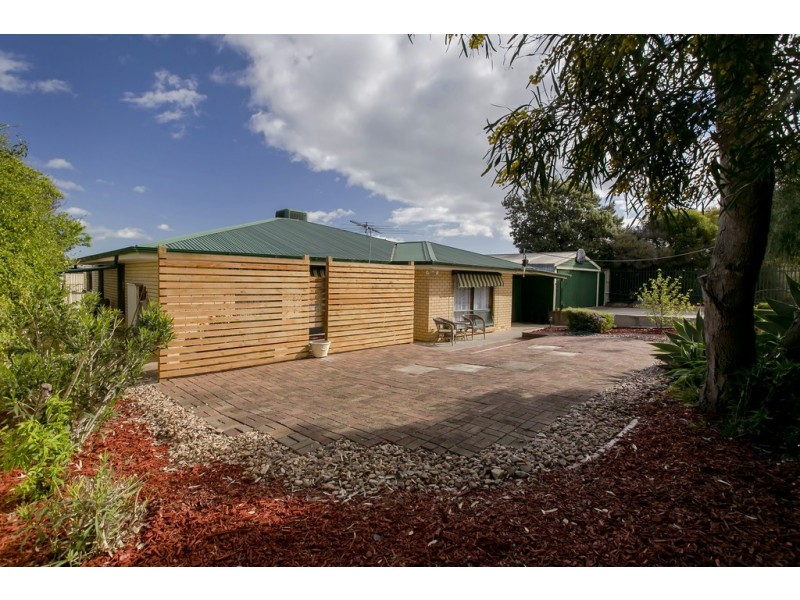24 Woocalla Street, O’sullivan Beach SA 5166