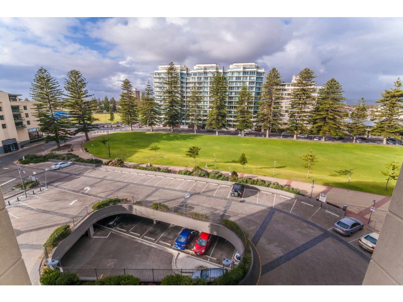 431/16 Holdfast Promanade, Glenelg SA 5045