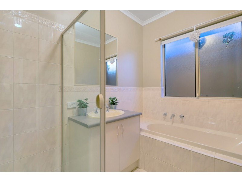 9 Middle Gully Avenue, Sheidow Park SA 5158