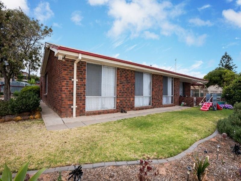 32 Bathurst Avenue, Moana SA 5169