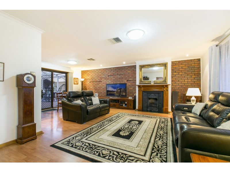 12 Irvine Street, Port Noarlunga SA 5167