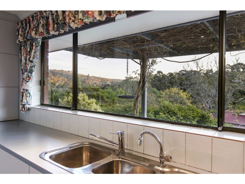 4 Heather Drive, Coromandel Valley SA 5051