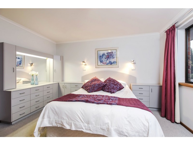 4 Heather Drive, Coromandel Valley SA 5051