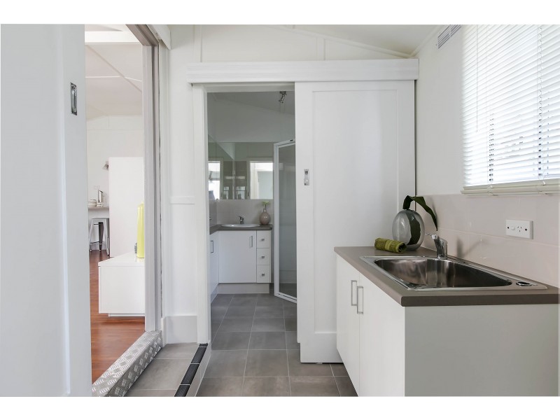 2/2 Ozone Avenue, Port Willunga SA 5173