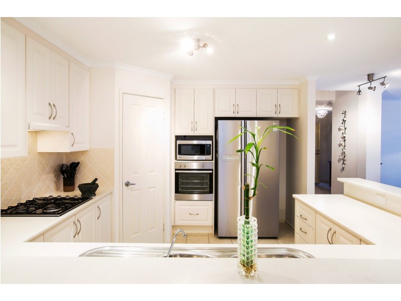 15 Esperance Boulevard, Seaford Rise SA 5169