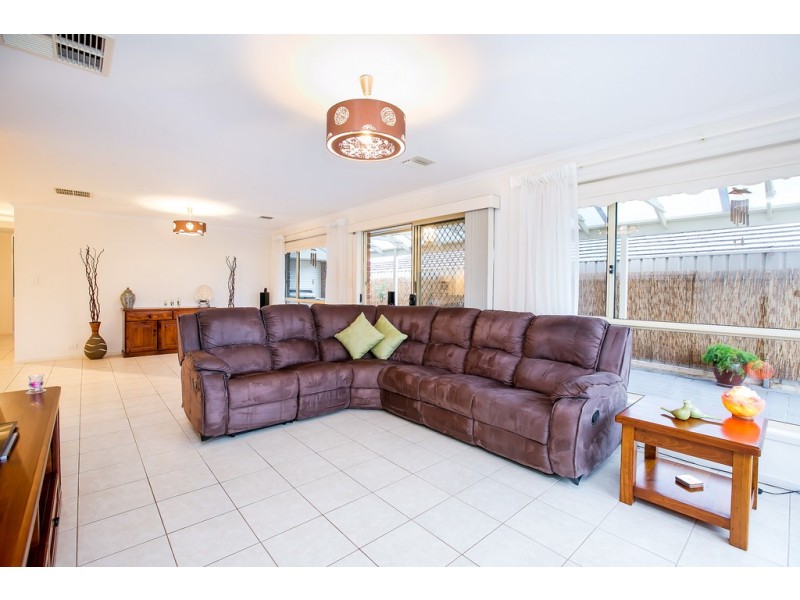 15 Esperance Boulevard, Seaford Rise SA 5169
