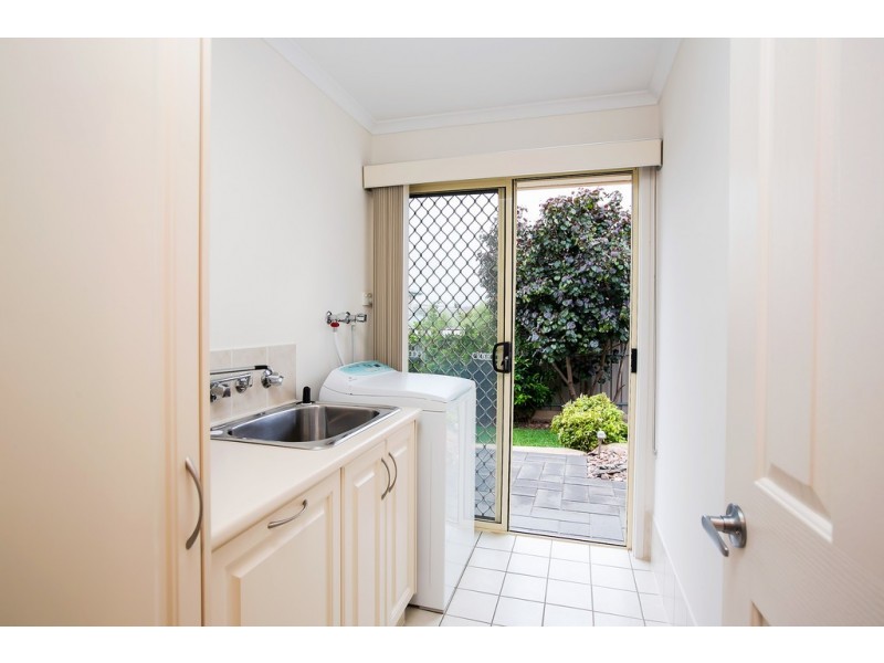 15 Esperance Boulevard, Seaford Rise SA 5169