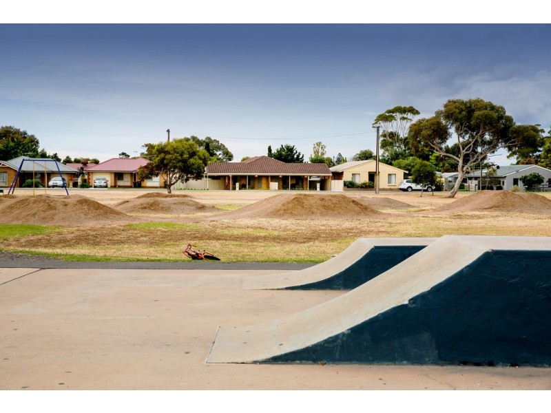 Unit 1 and 2/35 Hamilton Road, Aldinga Beach SA 5173
