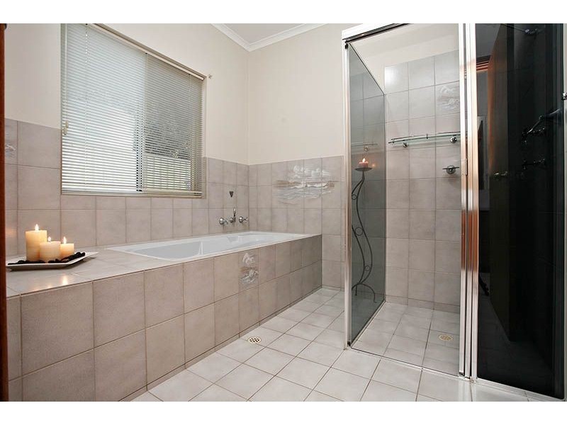 17 Scarpantoni Drive, Mclaren Flat SA 5171