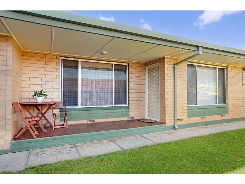 Unit 2, 13 Martin Place, Christies Beach SA 5165