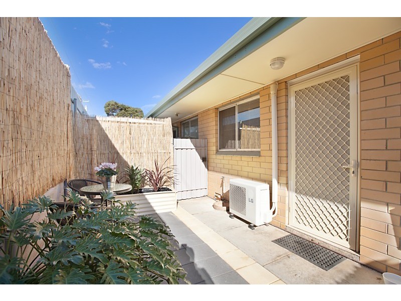 Unit 2, 13 Martin Place, Christies Beach SA 5165