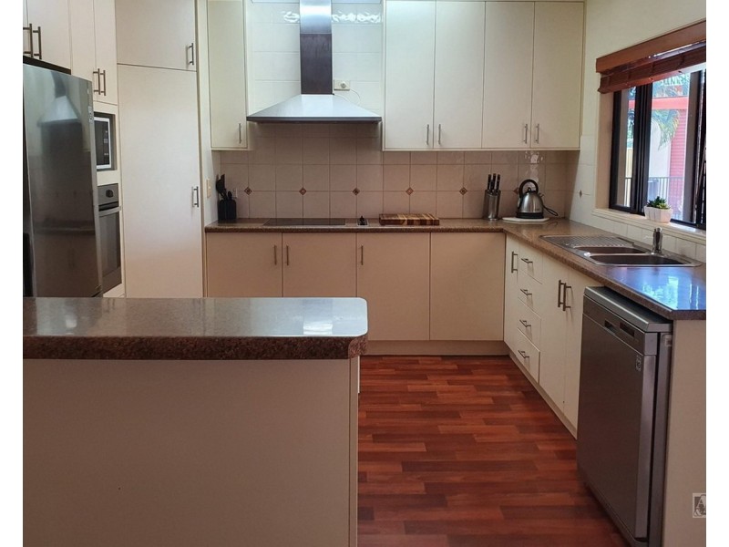 6 Broad Street, Etty Bay QLD 4858