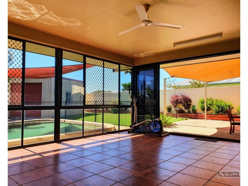 6 Broad Street, Etty Bay QLD 4858