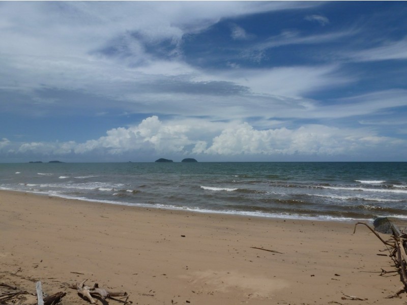 Cowley Beach QLD 4871