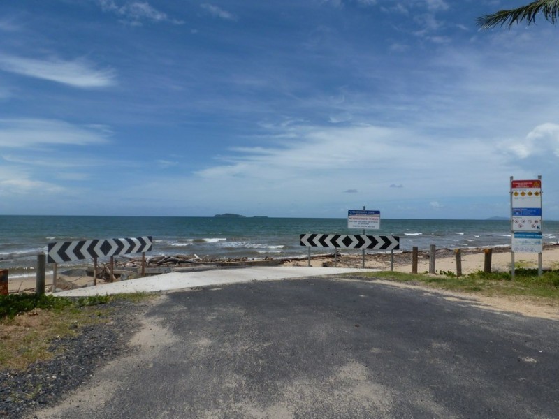 Cowley Beach QLD 4871