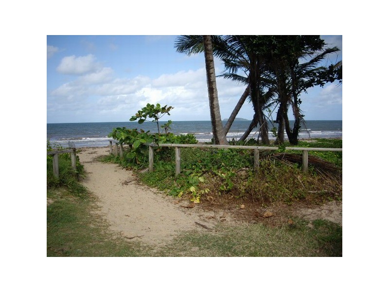 Cowley Beach QLD 4871