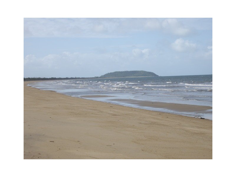 Cowley Beach QLD 4871