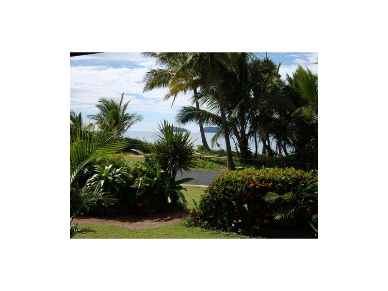 Cowley Beach QLD 4871