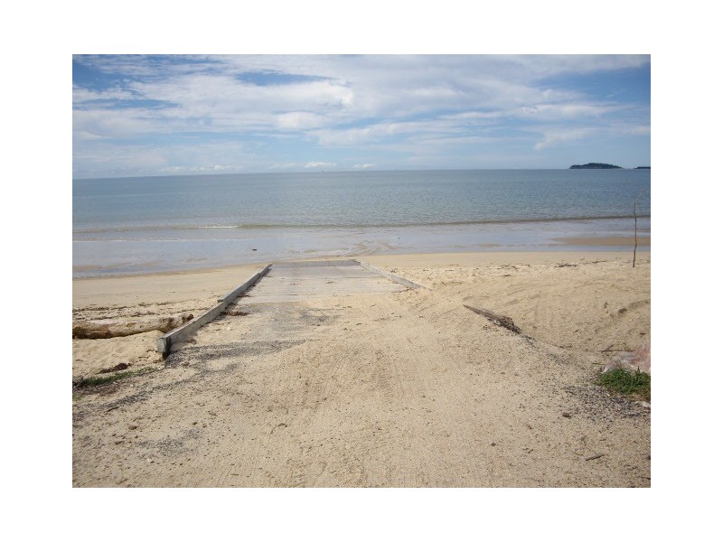 Cowley Beach QLD 4871