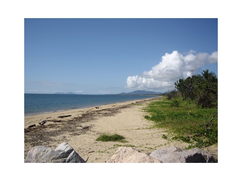 Cowley Beach QLD 4871