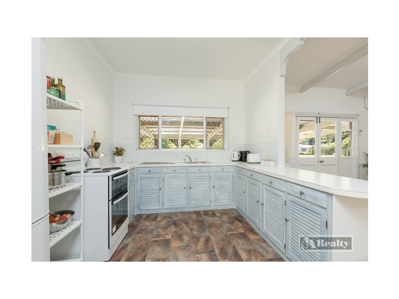 34 Maud Street, Flying Fish Point QLD 4860