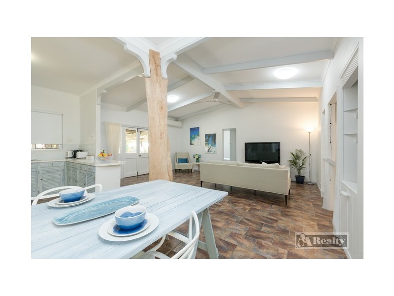 34 Maud Street, Flying Fish Point QLD 4860