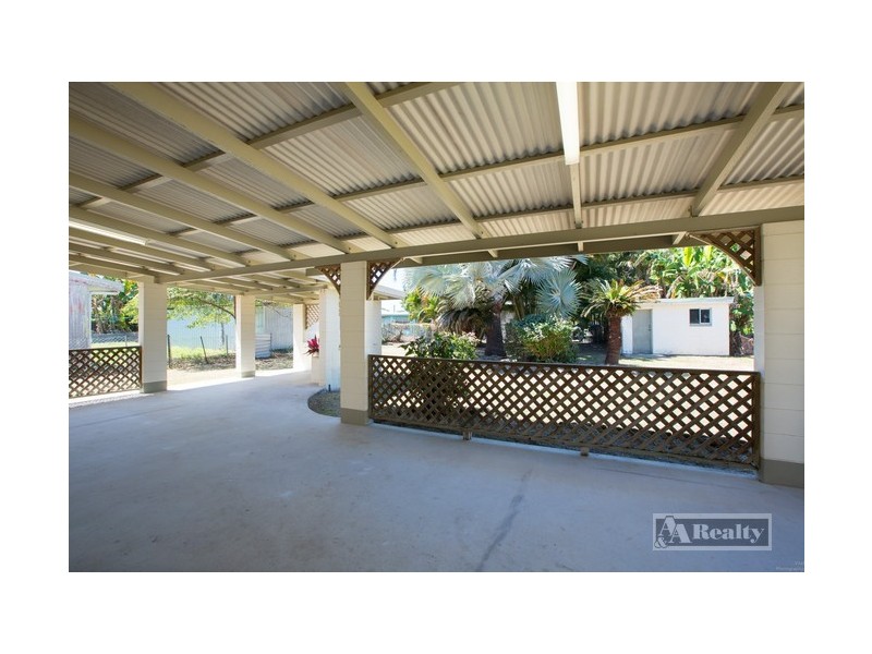 34 Maud Street, Flying Fish Point QLD 4860