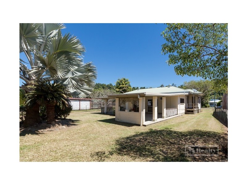 34 Maud Street, Flying Fish Point QLD 4860